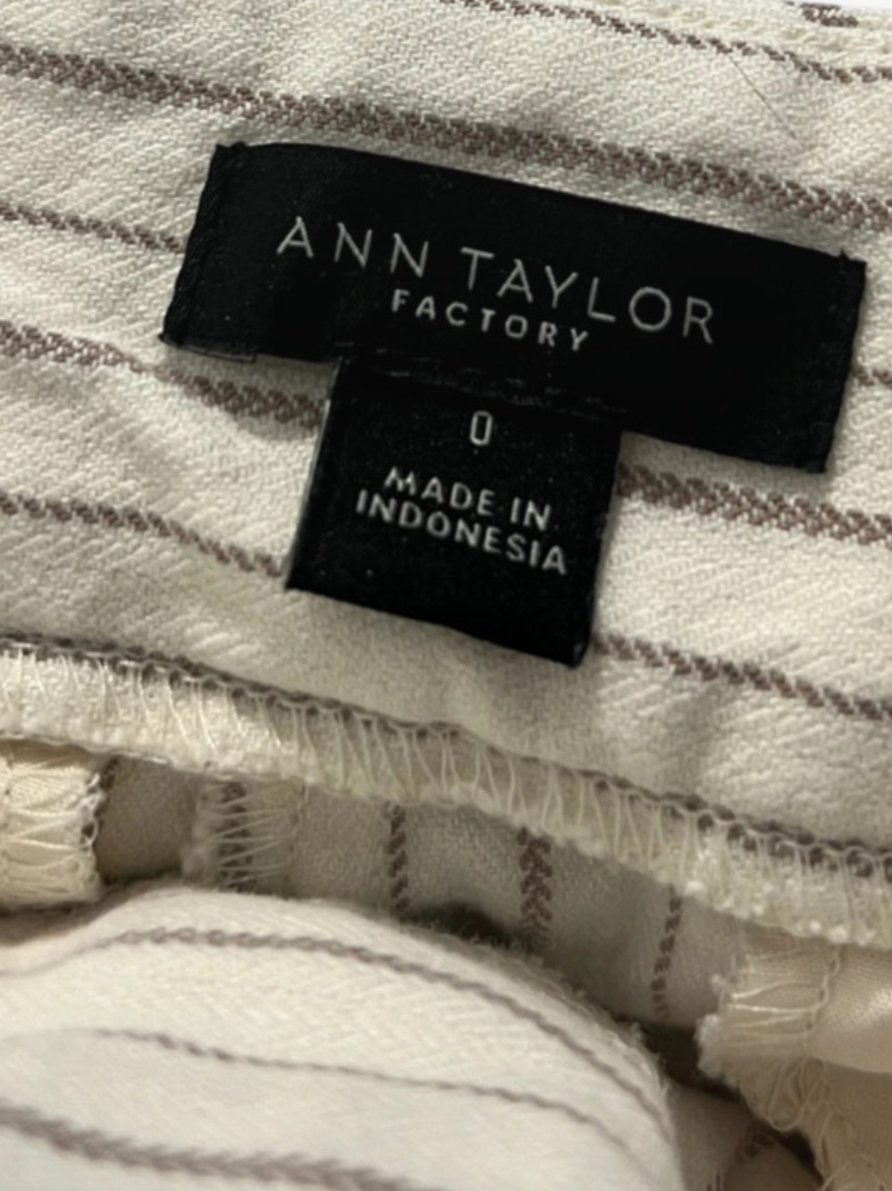 Ann Taylor - Picture 7 of 7